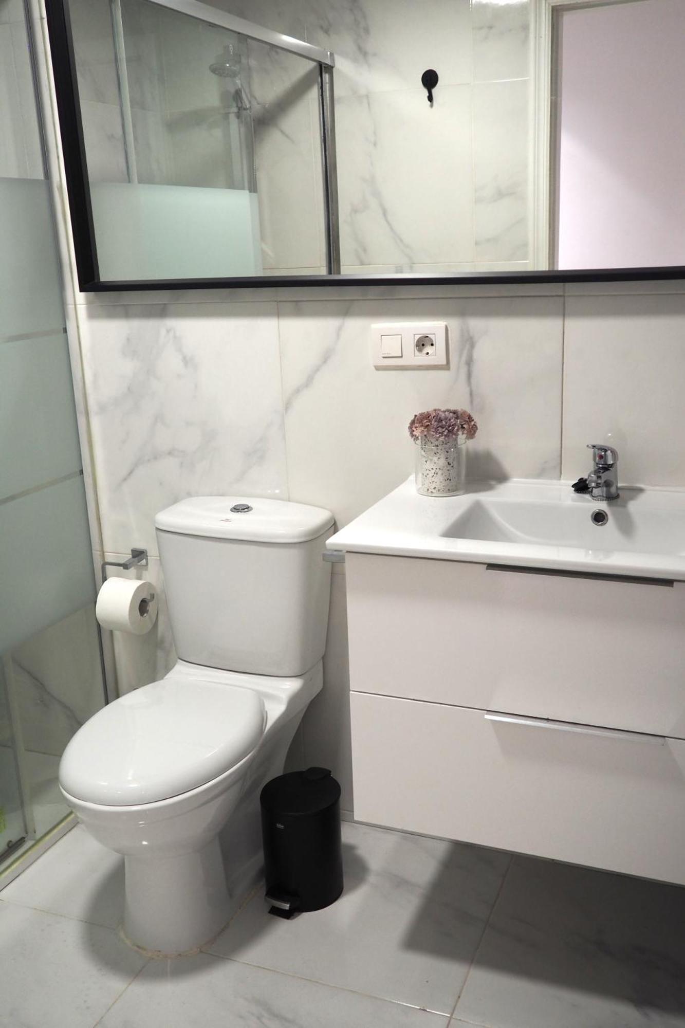 Moderno Apartamento Con Garaje Privado En El Centro De Vigo Exterior photo